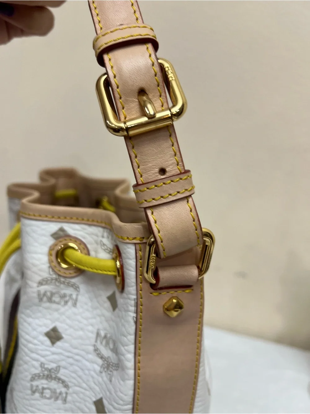 AUTH MCM BUCKET WHITE